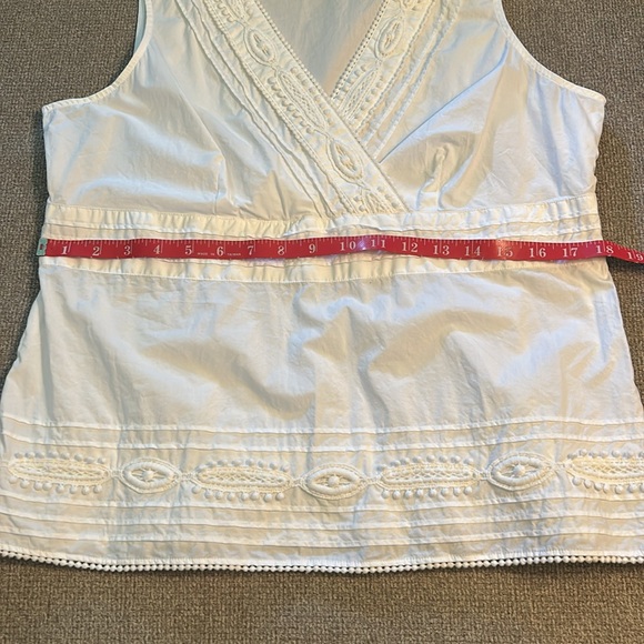 Talbots White V-Neck Cotton Embellished Blouse Sleeveless Side Zip 14P - Picture 6 of 9